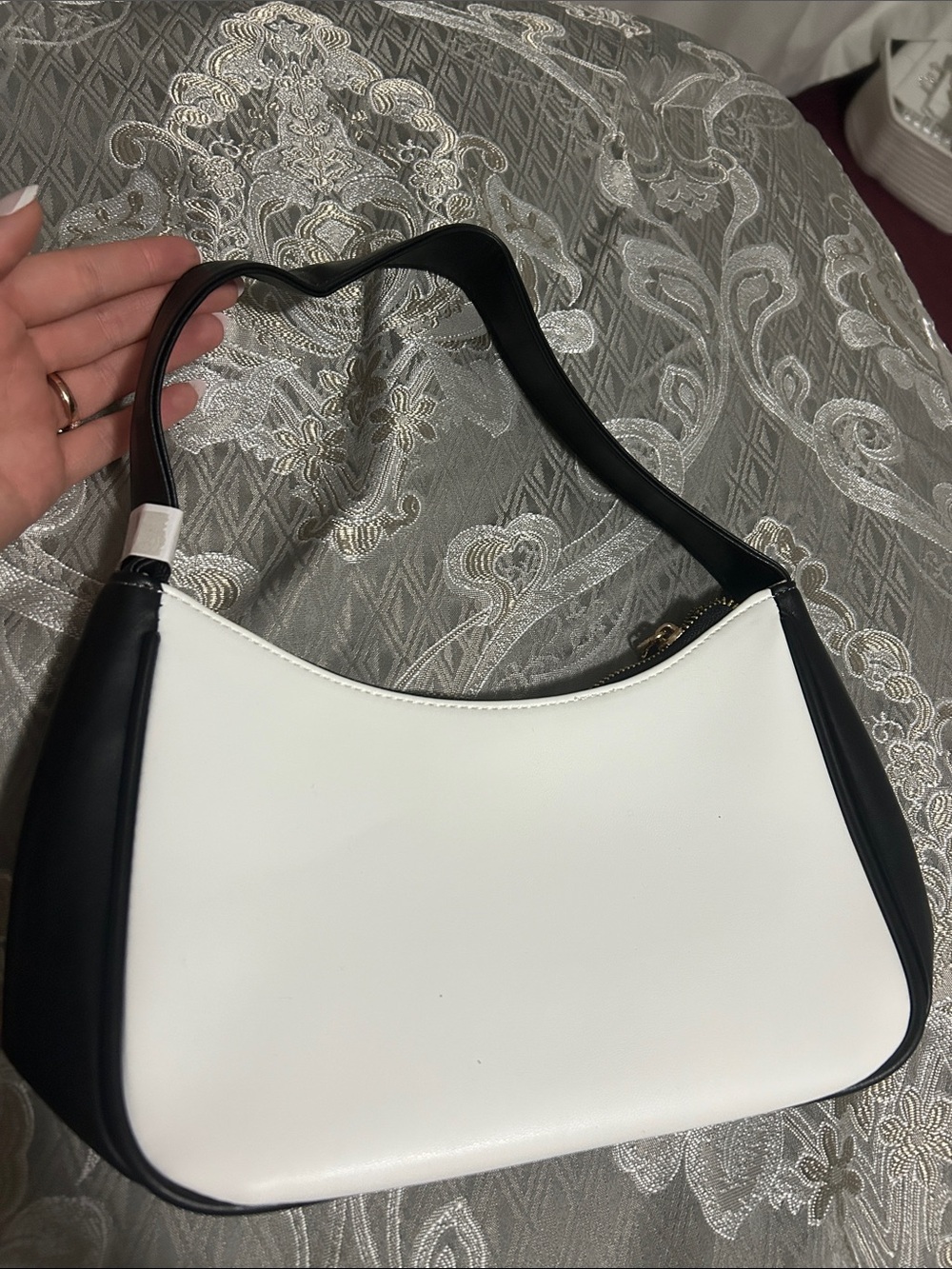 Amazon Two-Tone White and Black Shoulder Bag